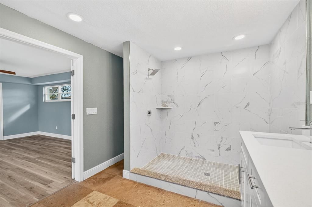 En Venta: $598,999 (4 camas, 3 baños, 2329 Pies cuadrados)