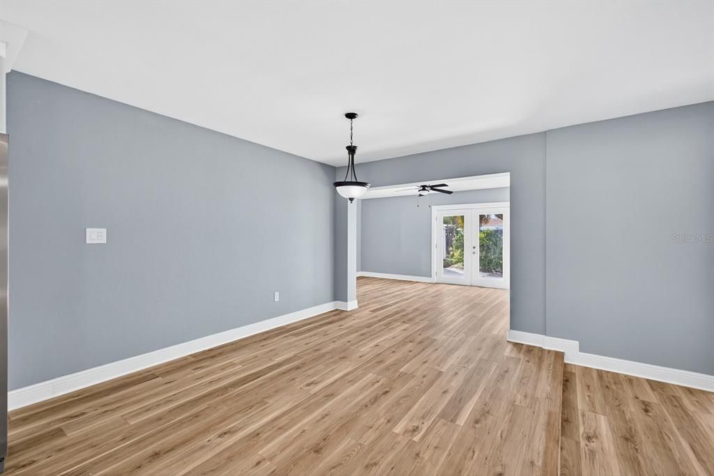 En Venta: $598,999 (4 camas, 3 baños, 2329 Pies cuadrados)