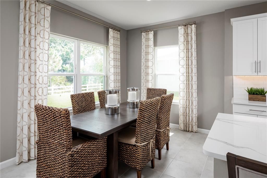 На продажу: $550,990 (4 спален, 2 ванн, 2160 Квадратных фут)