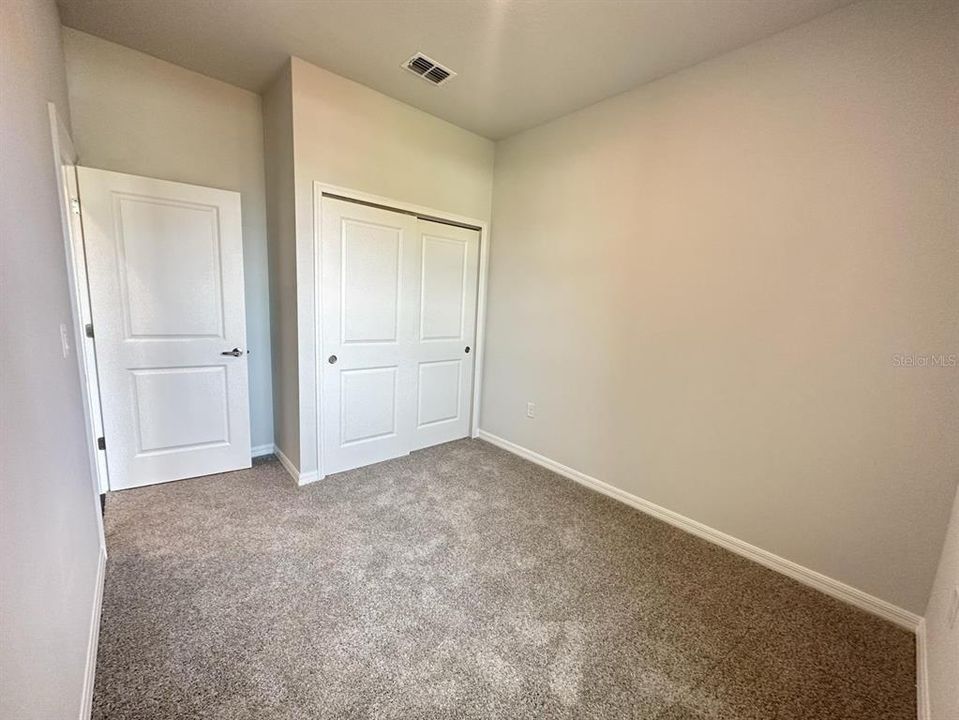 待售: $360,000 (4 贝兹, 2 浴室, 1675 平方英尺)