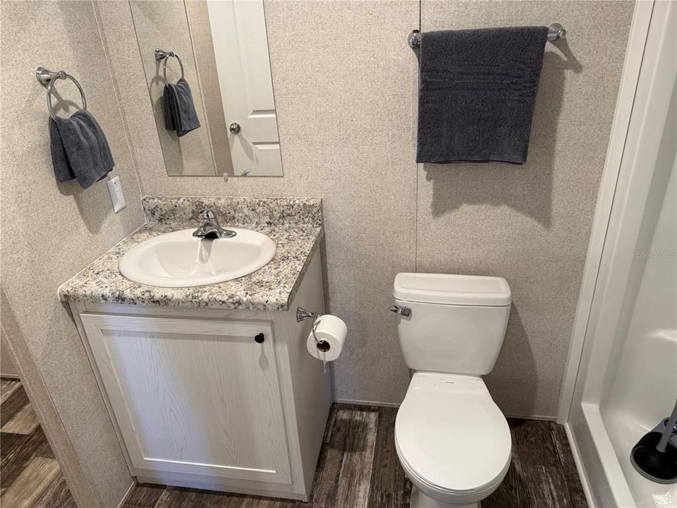 Под контрактом: $140,000 (2 спален, 2 ванн, 784 Квадратных фут)