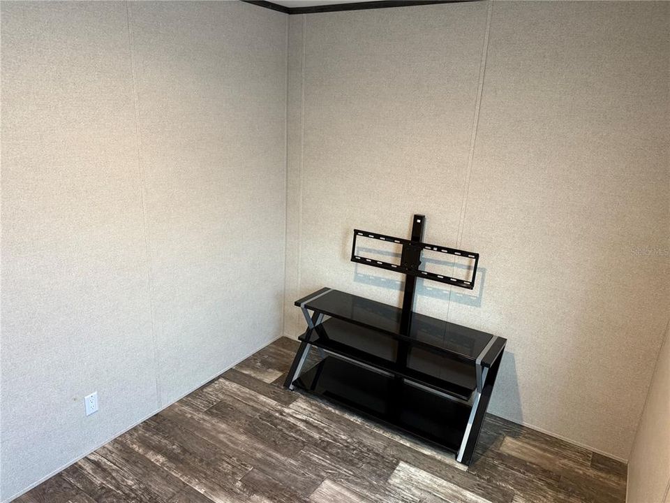 Под контрактом: $140,000 (2 спален, 2 ванн, 784 Квадратных фут)