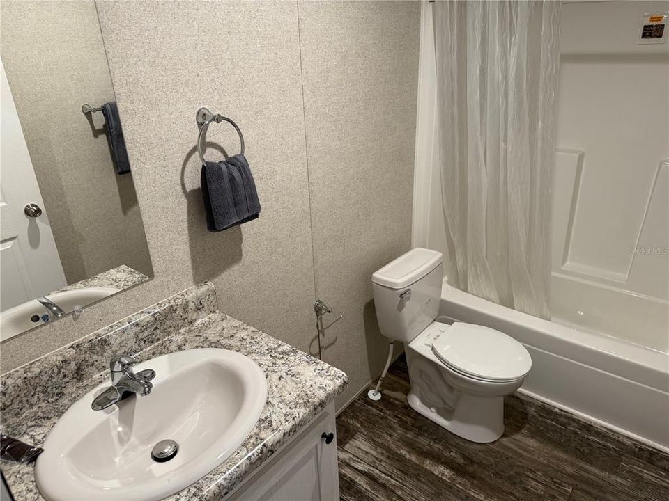 Под контрактом: $140,000 (2 спален, 2 ванн, 784 Квадратных фут)