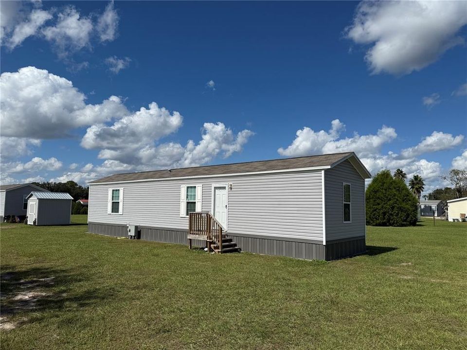 Под контрактом: $140,000 (2 спален, 2 ванн, 784 Квадратных фут)