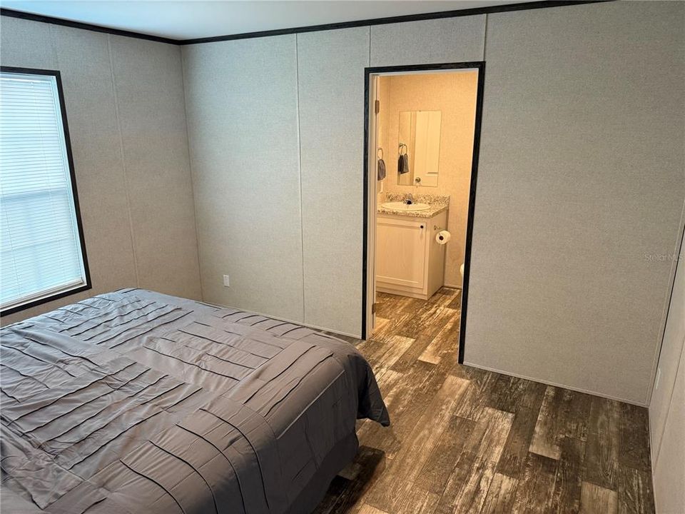 Под контрактом: $140,000 (2 спален, 2 ванн, 784 Квадратных фут)