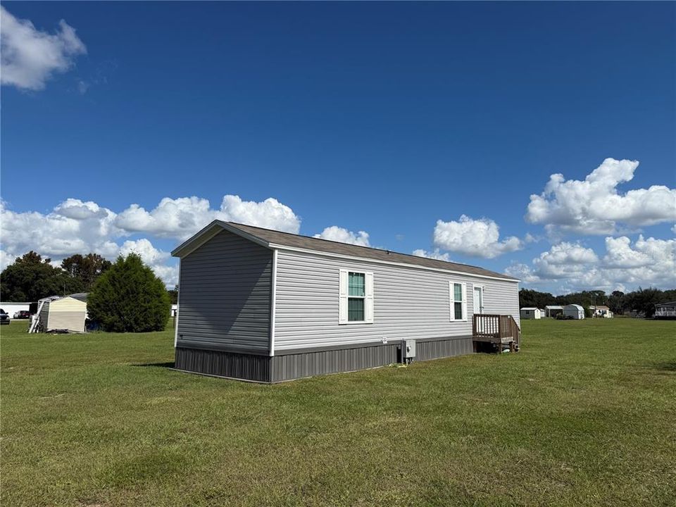 Под контрактом: $140,000 (2 спален, 2 ванн, 784 Квадратных фут)