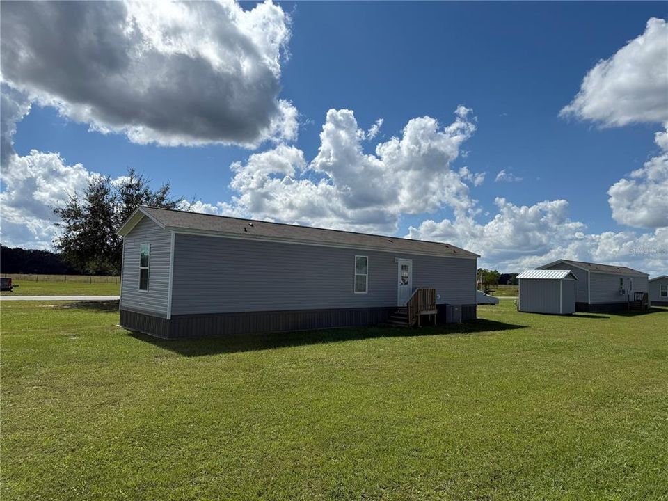 Под контрактом: $140,000 (2 спален, 2 ванн, 784 Квадратных фут)