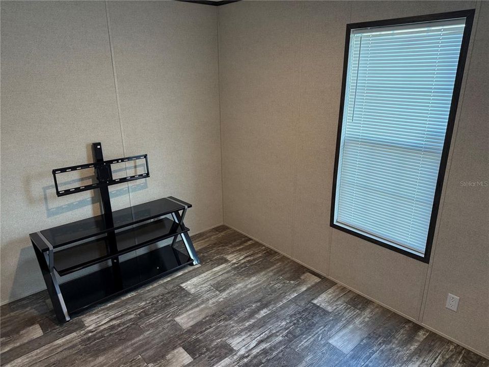 Под контрактом: $140,000 (2 спален, 2 ванн, 784 Квадратных фут)