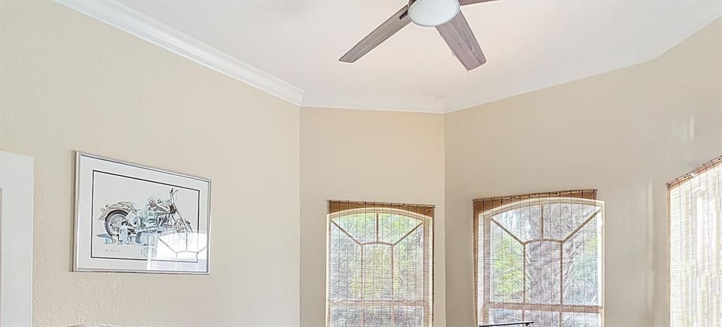 For Sale: $300,000 (3 beds, 2 baths, 1789 Square Feet)