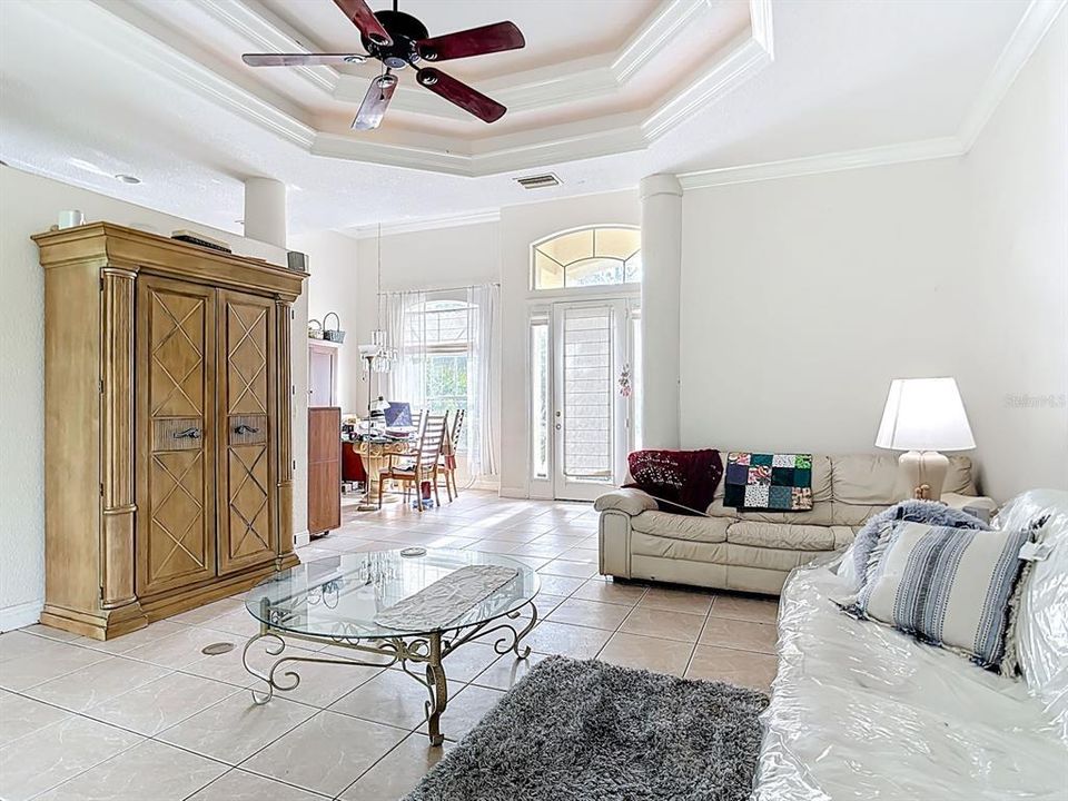 For Sale: $300,000 (3 beds, 2 baths, 1789 Square Feet)