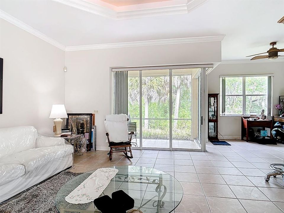 For Sale: $300,000 (3 beds, 2 baths, 1789 Square Feet)