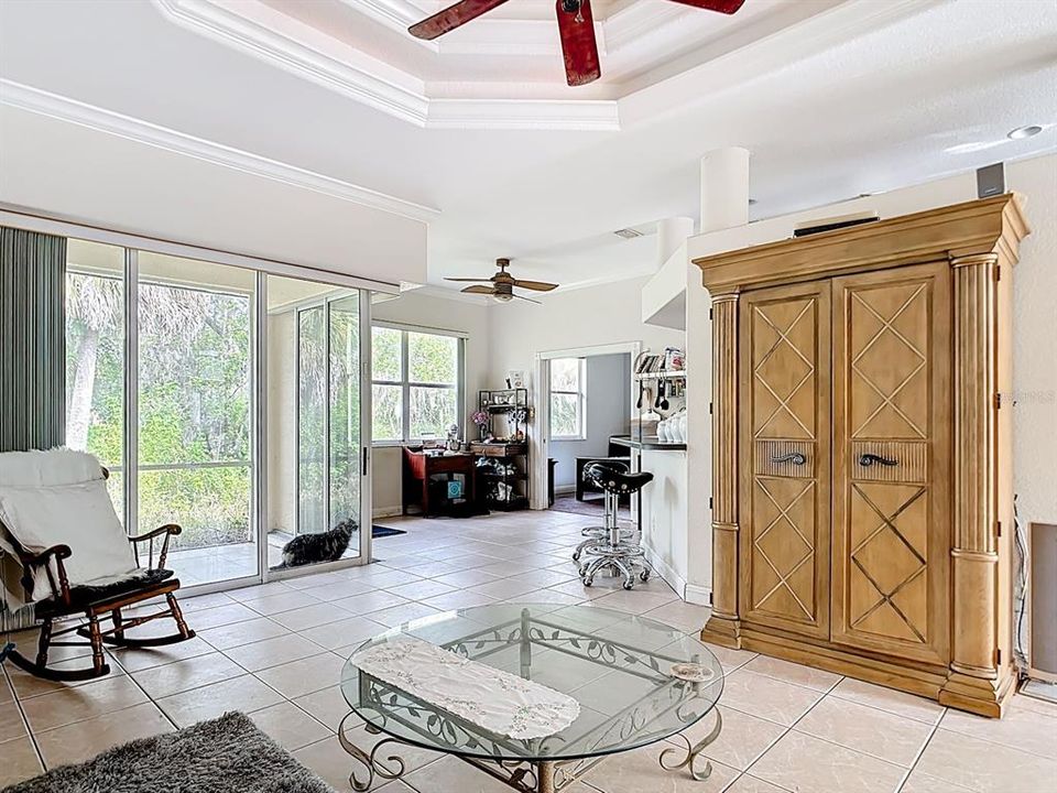 For Sale: $300,000 (3 beds, 2 baths, 1789 Square Feet)