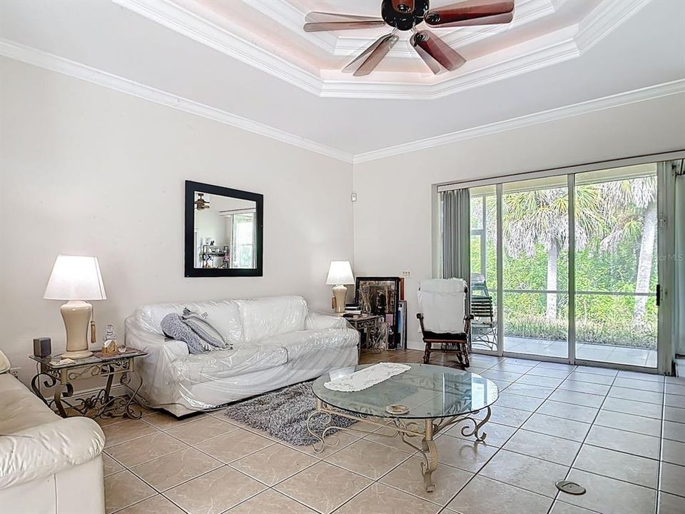 For Sale: $300,000 (3 beds, 2 baths, 1789 Square Feet)