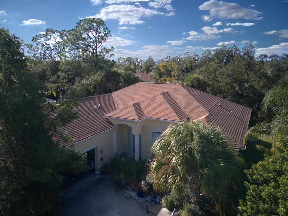 For Sale: $300,000 (3 beds, 2 baths, 1789 Square Feet)