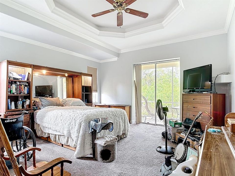 For Sale: $300,000 (3 beds, 2 baths, 1789 Square Feet)