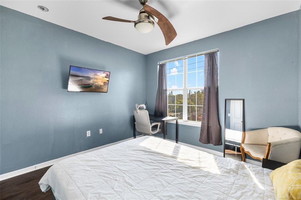 For Sale: $265,000 (2 beds, 2 baths, 1080 Square Feet)