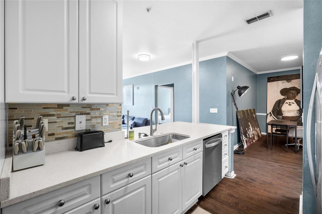 For Sale: $265,000 (2 beds, 2 baths, 1080 Square Feet)