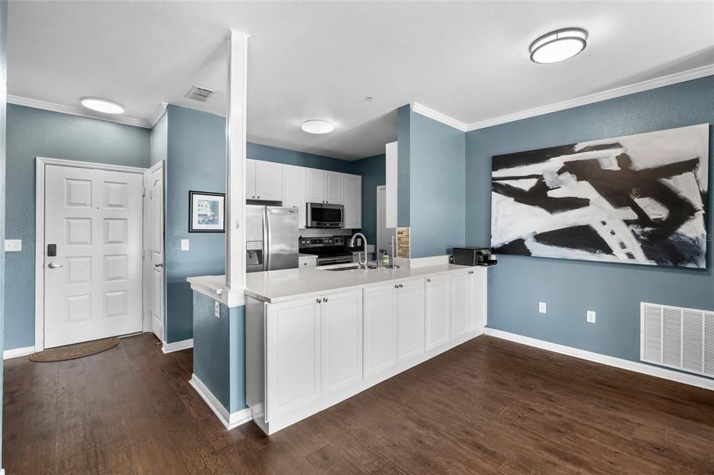 For Sale: $265,000 (2 beds, 2 baths, 1080 Square Feet)