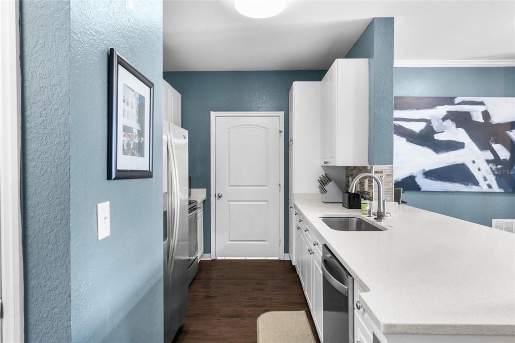 For Sale: $265,000 (2 beds, 2 baths, 1080 Square Feet)