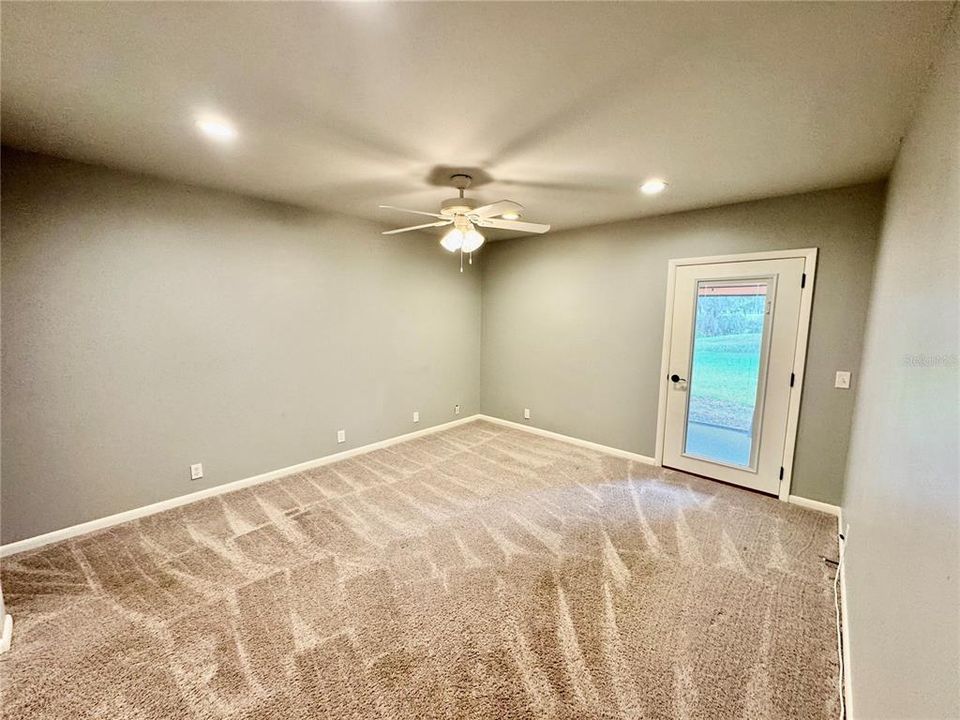 For Sale: $219,500 (2 beds, 2 baths, 1398 Square Feet)