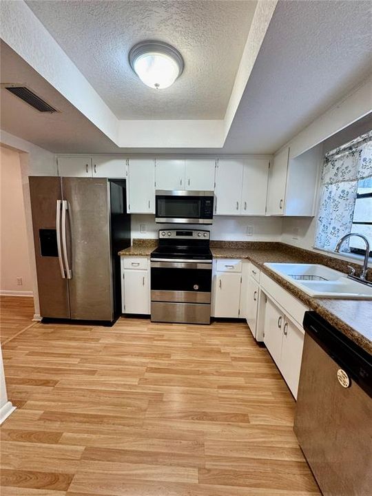 For Sale: $219,500 (2 beds, 2 baths, 1398 Square Feet)