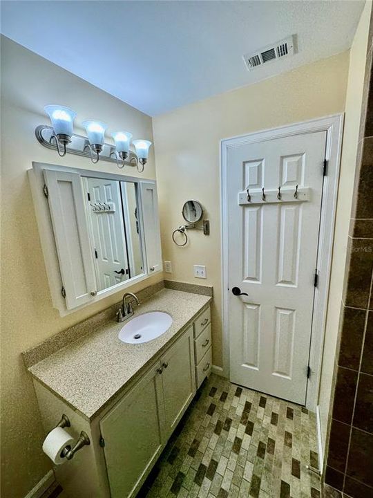 For Sale: $219,500 (2 beds, 2 baths, 1398 Square Feet)