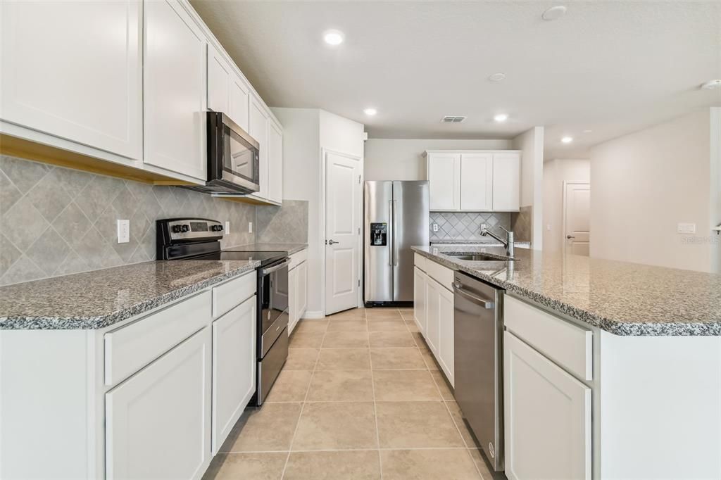 For Sale: $480,890 (4 beds, 3 baths, 2894 Square Feet)