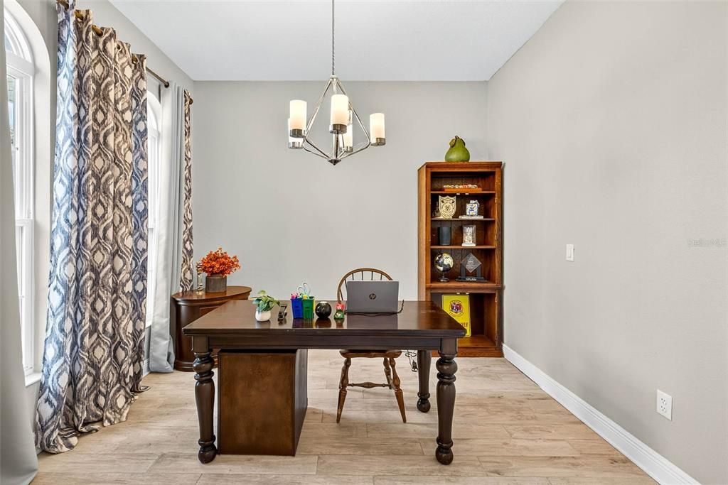 For Sale: $715,000 (4 beds, 3 baths, 2558 Square Feet)