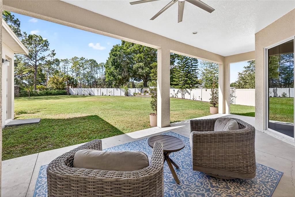 For Sale: $715,000 (4 beds, 3 baths, 2558 Square Feet)