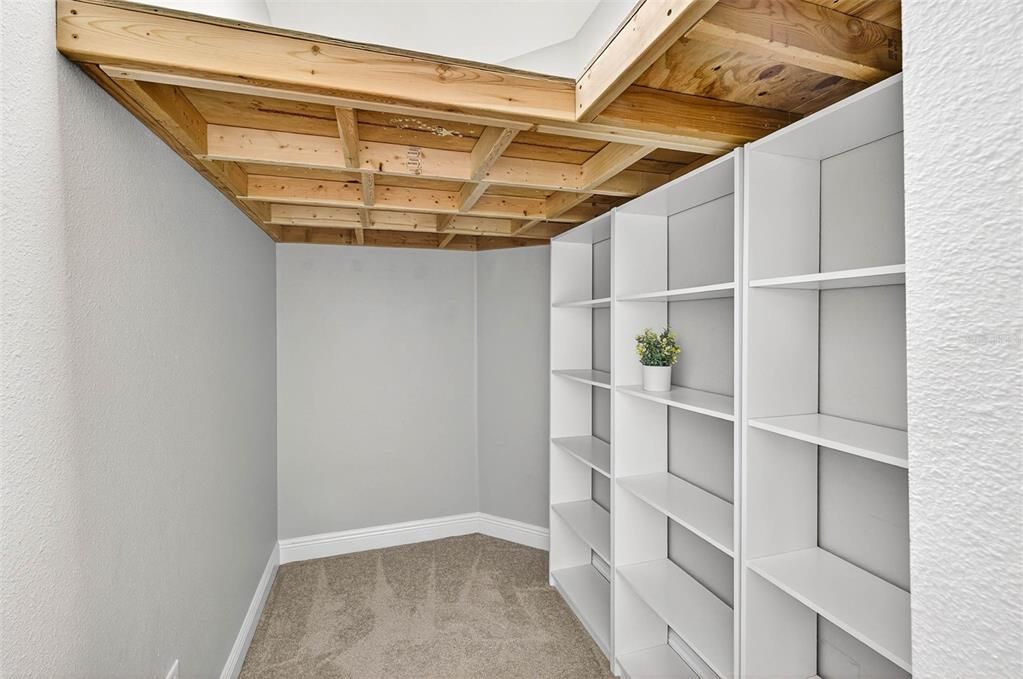 For Sale: $715,000 (4 beds, 3 baths, 2558 Square Feet)