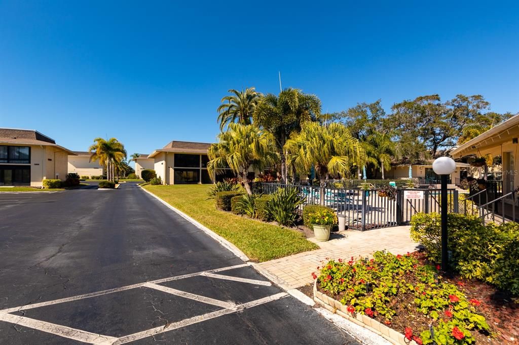 待售: $185,000 (2 贝兹, 2 浴室, 1045 平方英尺)