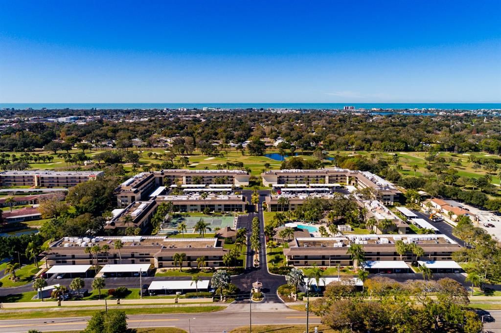 待售: $185,000 (2 贝兹, 2 浴室, 1045 平方英尺)