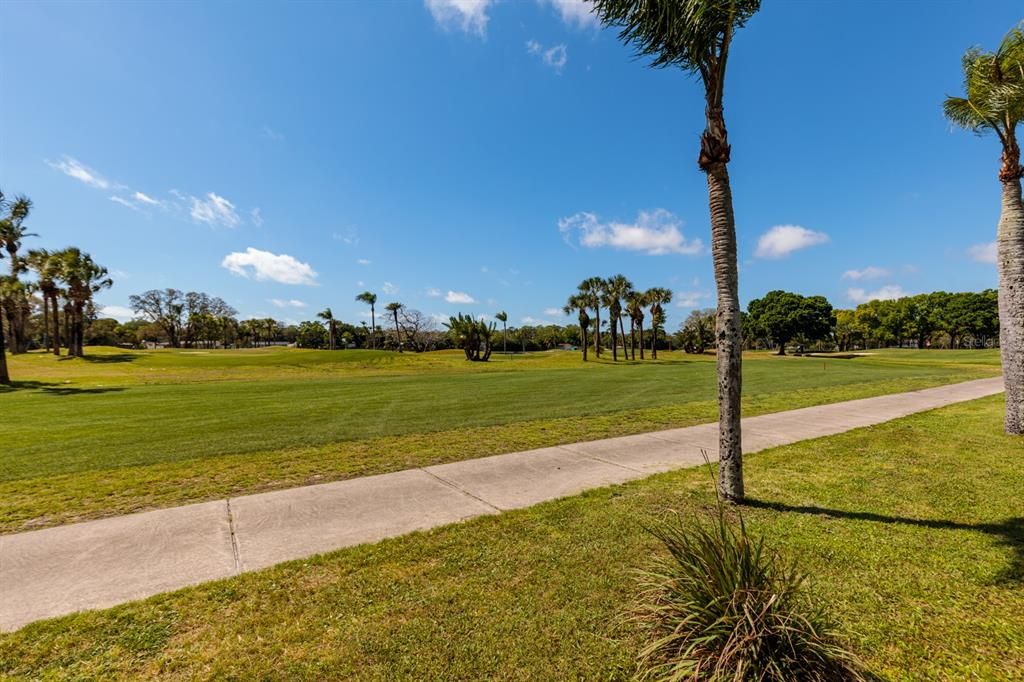 待售: $185,000 (2 贝兹, 2 浴室, 1045 平方英尺)