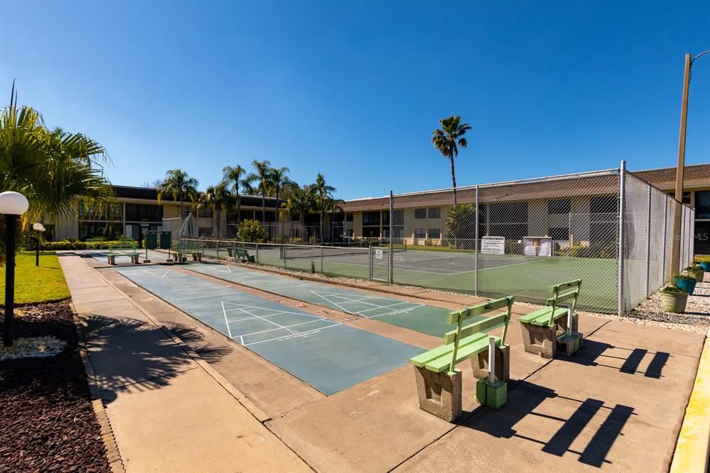 待售: $185,000 (2 贝兹, 2 浴室, 1045 平方英尺)