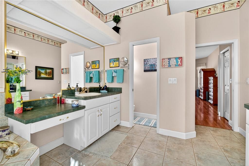 На продажу: $795,000 (4 спален, 3 ванн, 2525 Квадратных фут)