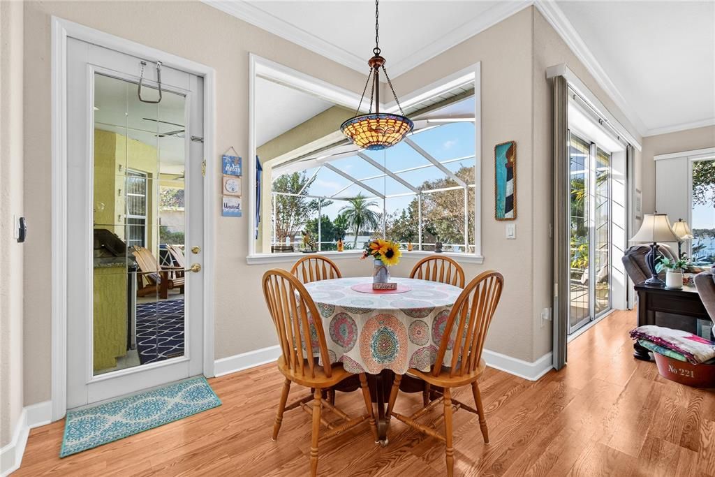 На продажу: $795,000 (4 спален, 3 ванн, 2525 Квадратных фут)