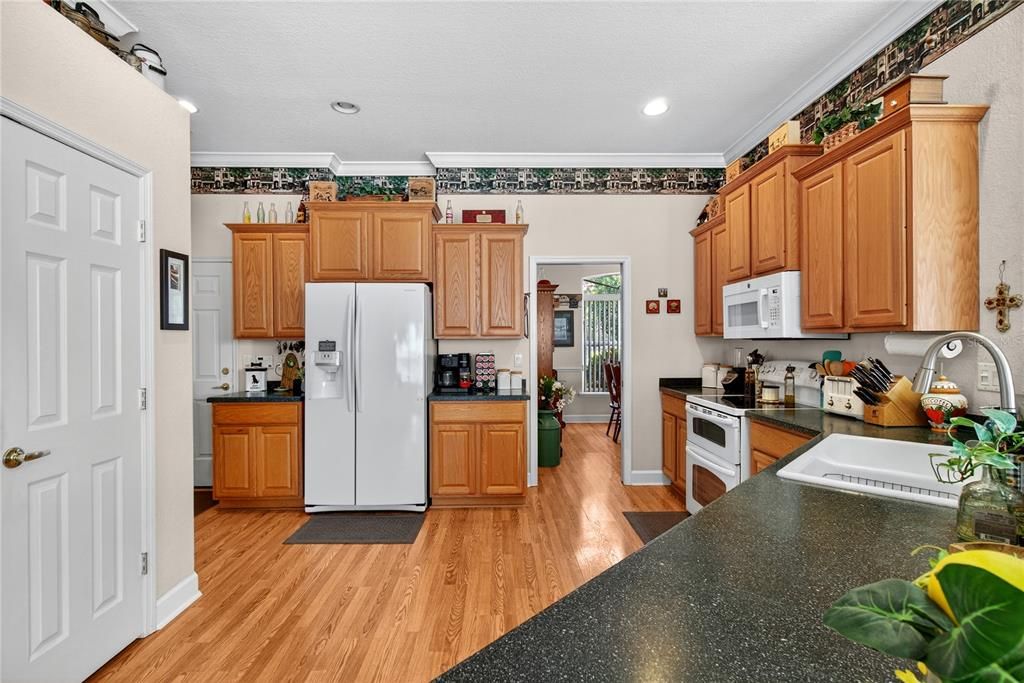 На продажу: $795,000 (4 спален, 3 ванн, 2525 Квадратных фут)