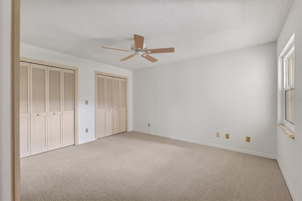 For Sale: $900,000 (4 beds, 3 baths, 3485 Square Feet)