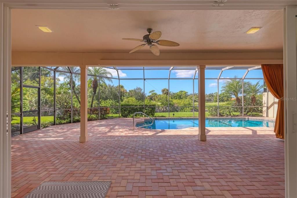 For Sale: $900,000 (4 beds, 3 baths, 3485 Square Feet)