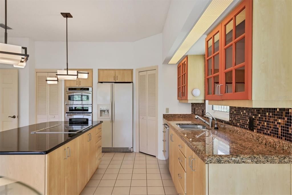 For Sale: $900,000 (4 beds, 3 baths, 3485 Square Feet)