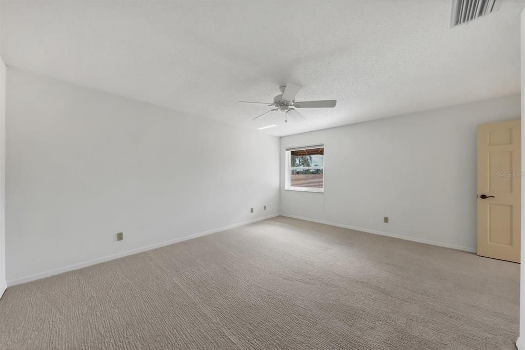 For Sale: $900,000 (4 beds, 3 baths, 3485 Square Feet)