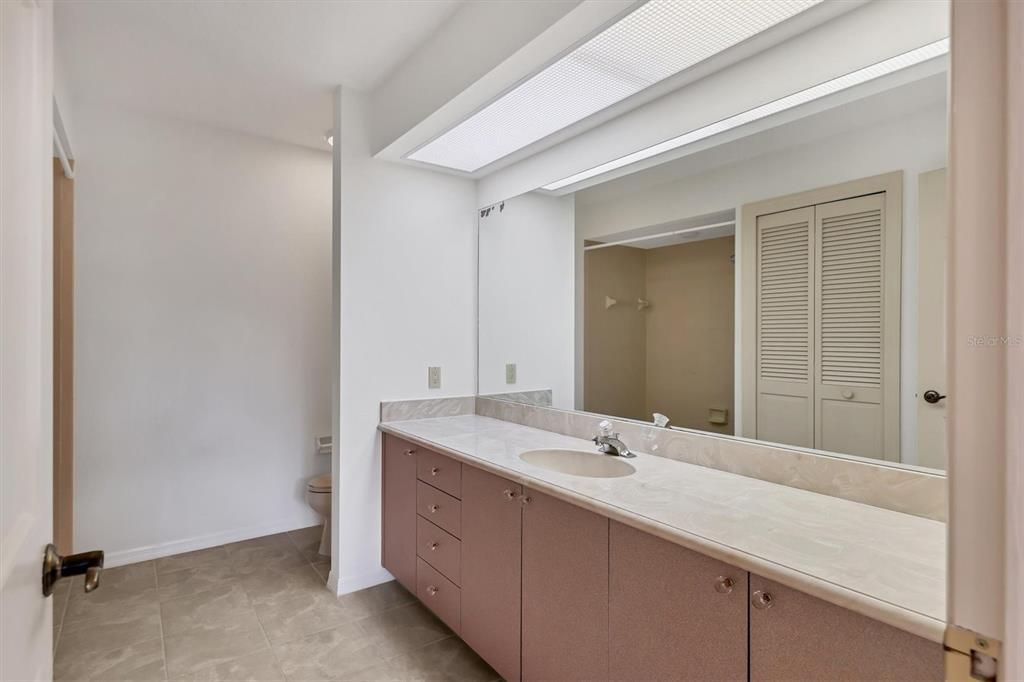 For Sale: $900,000 (4 beds, 3 baths, 3485 Square Feet)