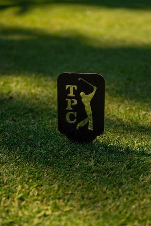 For Sale: $900,000 (4 beds, 3 baths, 3485 Square Feet)