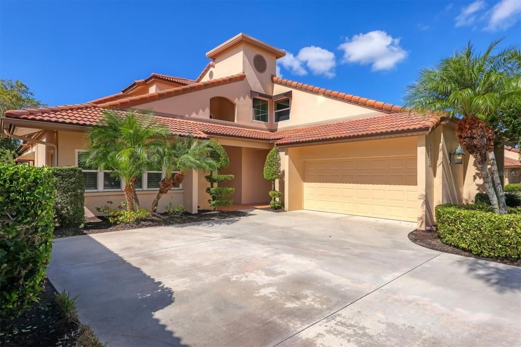 For Sale: $900,000 (4 beds, 3 baths, 3485 Square Feet)