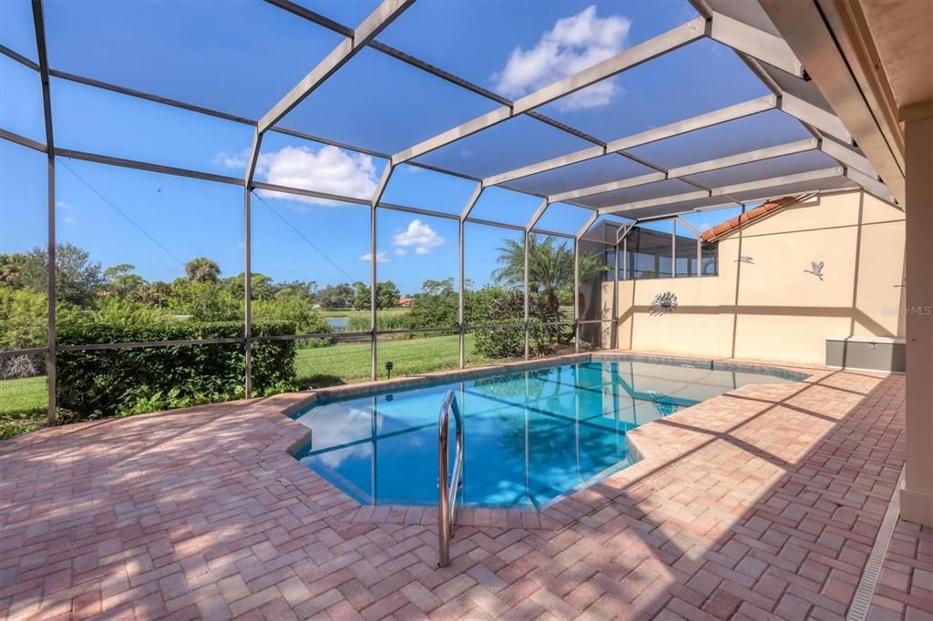 For Sale: $900,000 (4 beds, 3 baths, 3485 Square Feet)