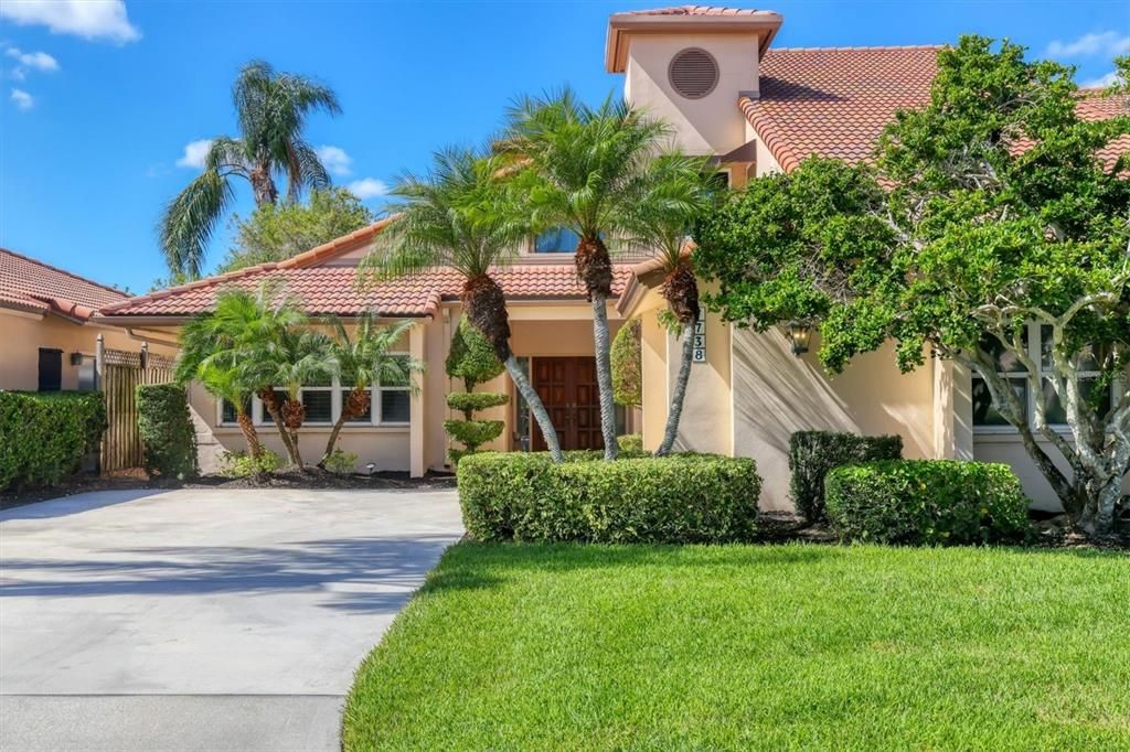 For Sale: $900,000 (4 beds, 3 baths, 3485 Square Feet)