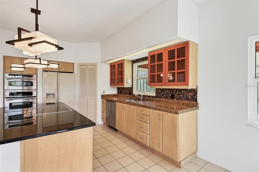 For Sale: $900,000 (4 beds, 3 baths, 3485 Square Feet)