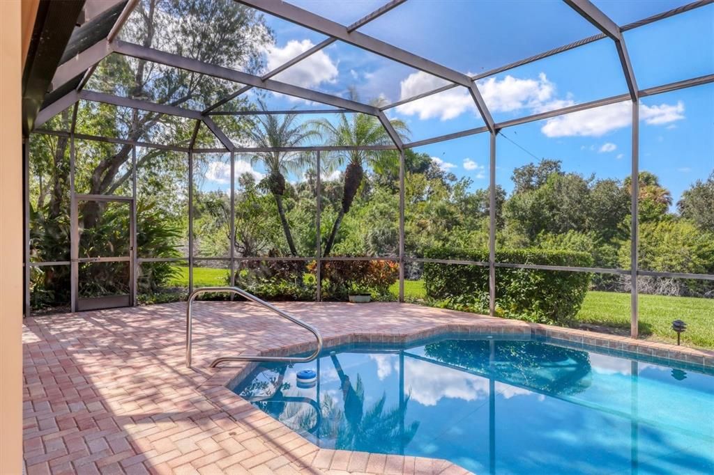 For Sale: $900,000 (4 beds, 3 baths, 3485 Square Feet)