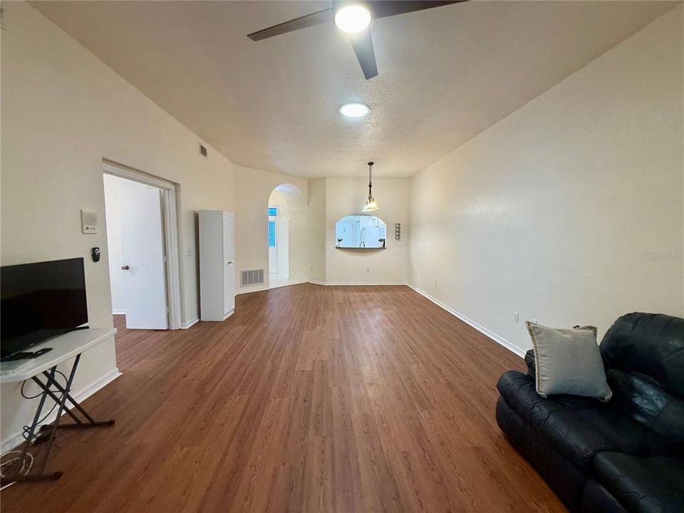 For Rent: $1,550 (2 beds, 2 baths, 1466 Square Feet)