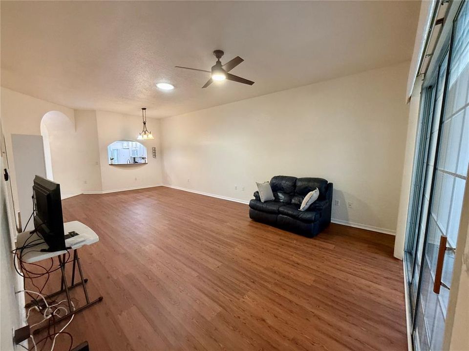 For Rent: $1,550 (2 beds, 2 baths, 1466 Square Feet)